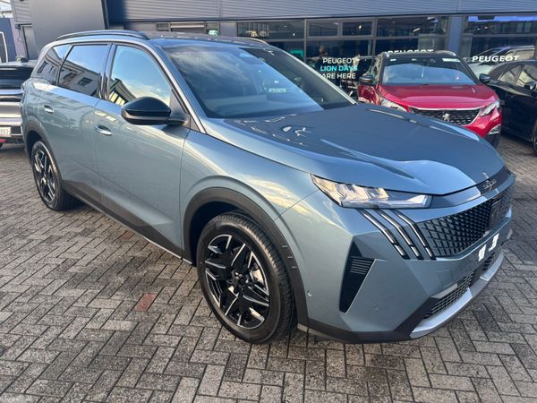 Peugeot 5008 SUV, Electric, 2026, Blue