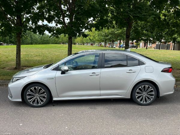 Toyota Corolla Saloon, Petrol Hybrid, 2019, Grey
