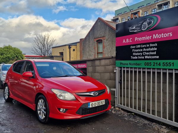 Hyundai i30 Hatchback, Petrol, 2010, Red