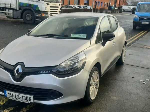 Renault Clio Hatchback, Petrol, 2016, Silver