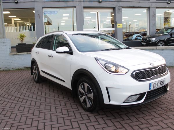 Kia Niro SUV, Petrol Hybrid, 2017, White