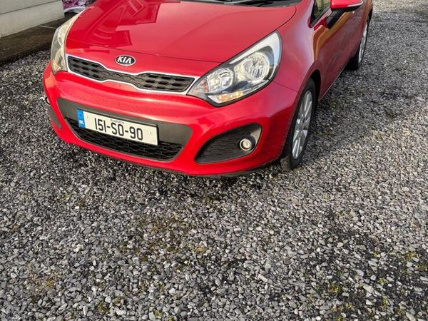 Kia Rio Hatchback, Diesel, 2015, Red