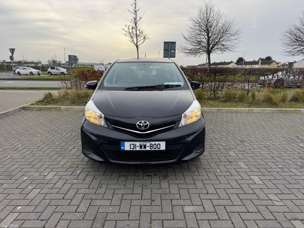 Toyota Yaris Hatchback, Petrol, 2013, Black