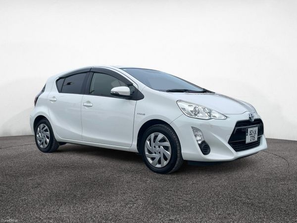 Toyota Aqua Hatchback, Petrol Hybrid, 2015, White