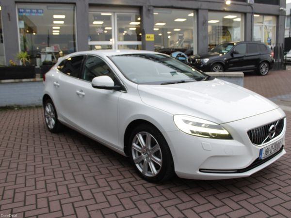 Volvo V40 Hatchback, Diesel, 2018, White