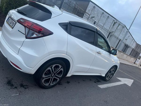 Honda Vezel MPV, Petrol Hybrid, 2016, White