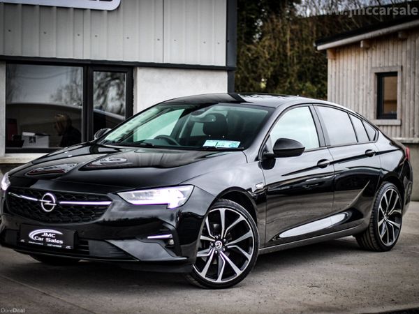 Opel Insignia Hatchback, Diesel, 2022, Black