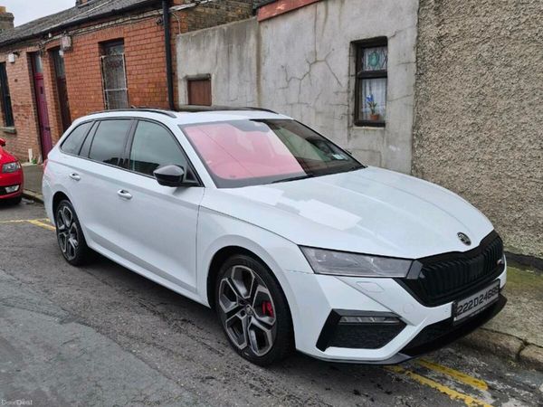 Skoda Octavia Estate, Petrol Plug-in Hybrid, 2022, White