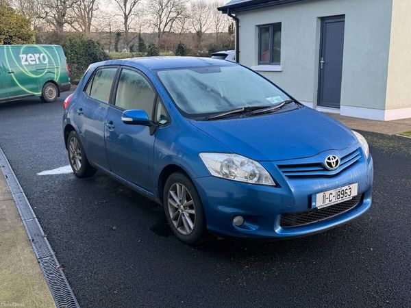 Toyota Auris Hatchback, Petrol, 2011, Blue