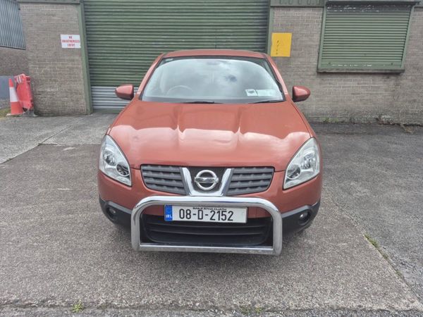 Nissan Qashqai Hatchback, Petrol, 2008, Red