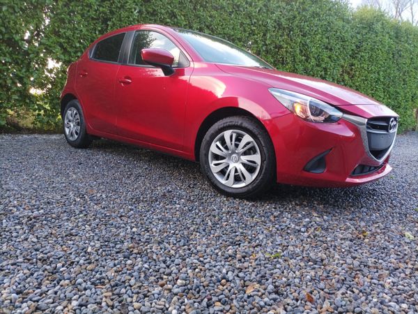 Mazda Mazda2 Hatchback, Petrol, 2015, Red