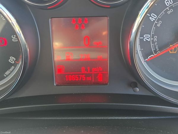 Vauxhall Zafira MPV, Diesel, 2016, Red