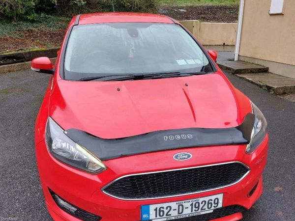 Ford Focus Hatchback, Diesel, 2016, Red