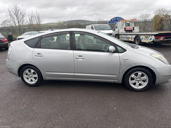 Toyota Prius Hatchback, Petrol Hybrid, 2012, Silver