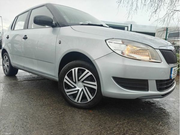 Skoda Fabia Hatchback, Petrol, 2013, Silver