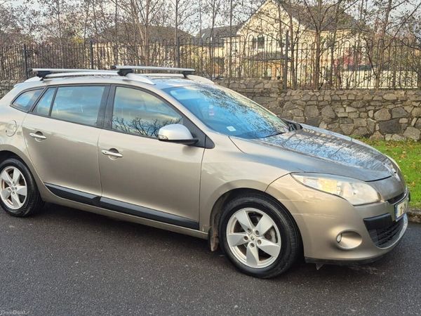 Renault Megane Estate, Diesel, 2011, Gold
