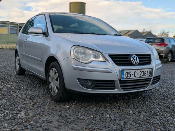 Volkswagen Polo Hatchback, Petrol, 2005, Silver