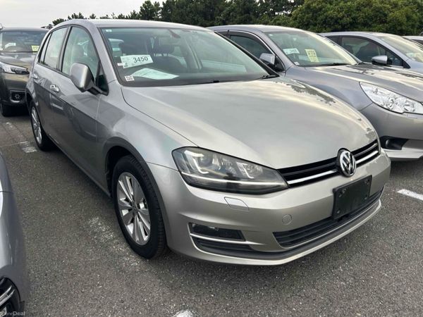 Volkswagen Golf Hatchback, Petrol, 2015, Gold