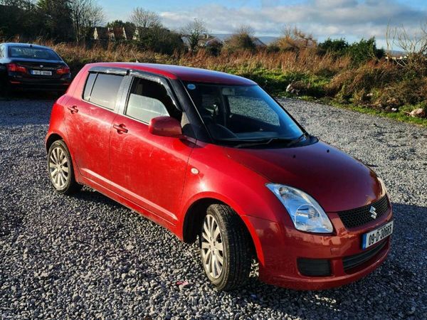 Suzuki Swift Hatchback, Petrol, 2009, Red