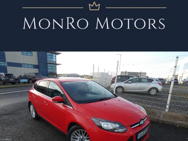 Ford Focus Hatchback, Petrol, 2013, Red
