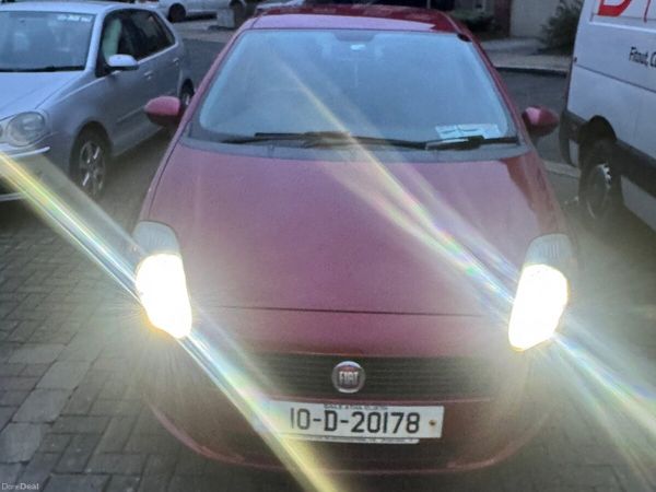 Fiat Punto Hatchback, Petrol, 2010, Red