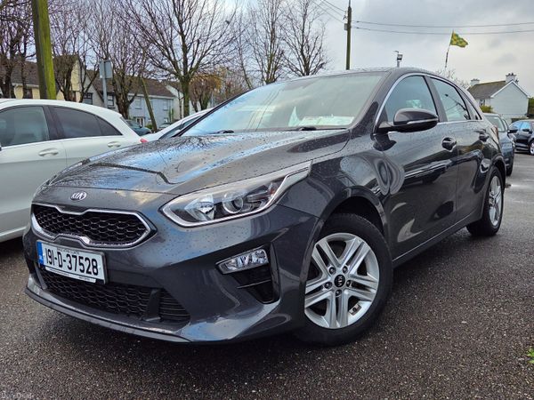Kia Ceed Hatchback, Petrol, 2019, Grey