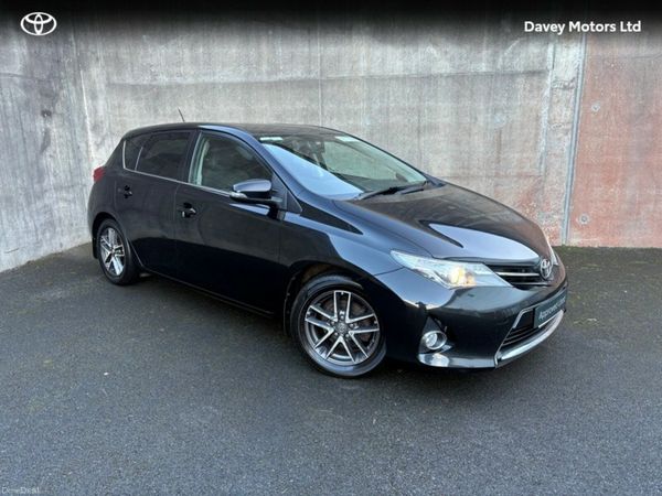 Toyota Auris Hatchback, Diesel, 2015, Black