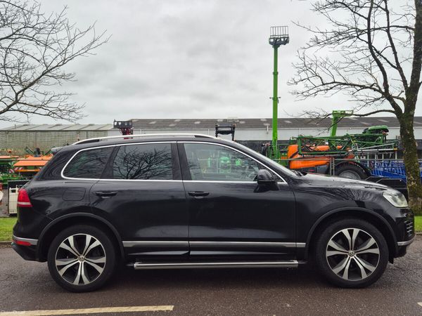 Volkswagen Touareg SUV, Diesel, 2018, Black