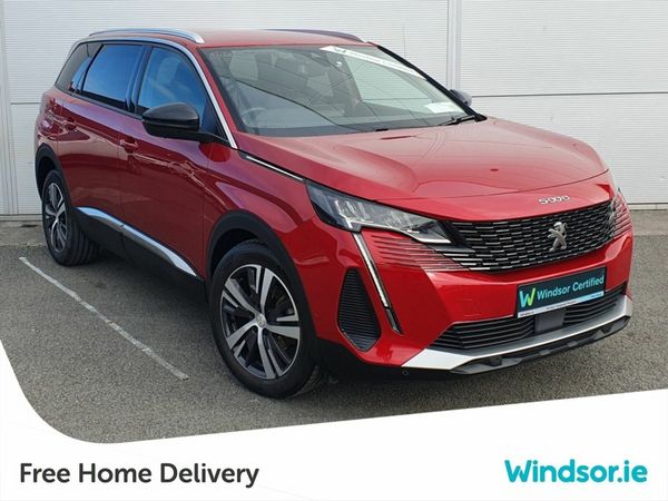 Peugeot 5008 MPV, Diesel, 2022, Red