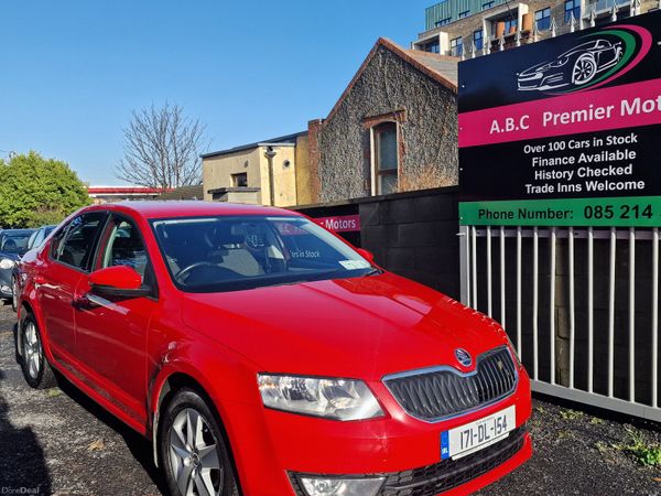 Skoda Octavia Saloon, Petrol, 2017, Red