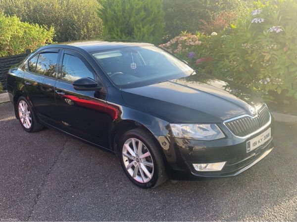 Skoda Octavia Hatchback, Diesel, 2015, Black