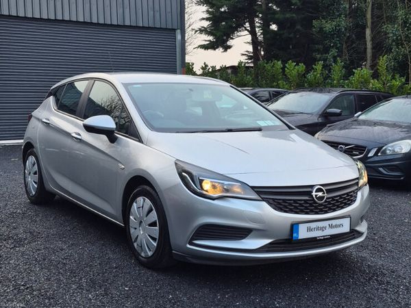 Opel Astra Hatchback, Petrol, 2017, Grey