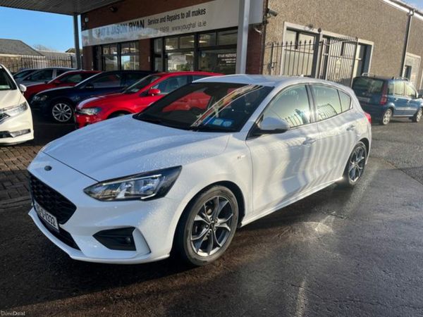 Ford Focus Hatchback, Petrol, 2019, White