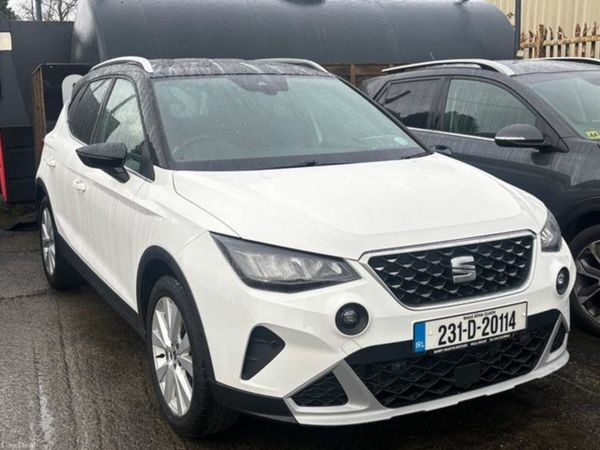 SEAT Arona Hatchback, Petrol, 2023, White