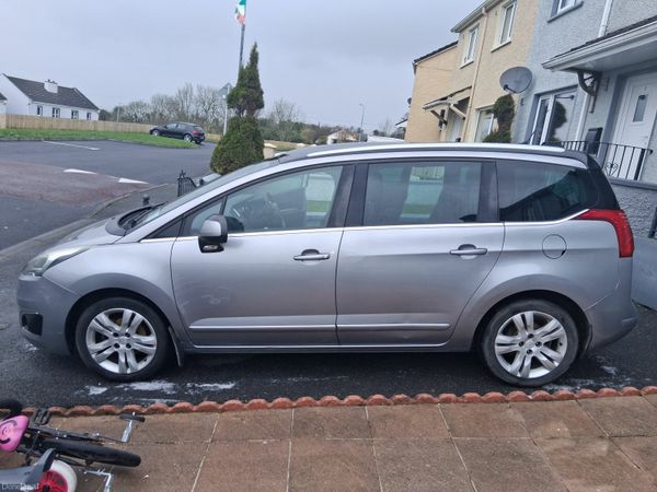 Peugeot 5008 MPV, Diesel, 2015, Grey