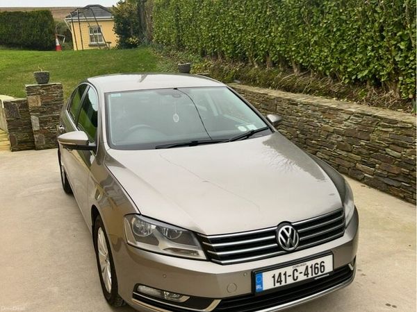 Volkswagen Passat Saloon, Diesel, 2014, Brown