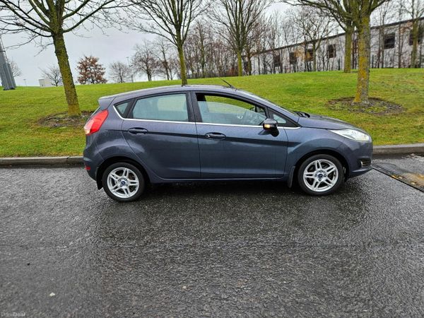 Ford Fiesta Hatchback, Petrol, 2013, Blue