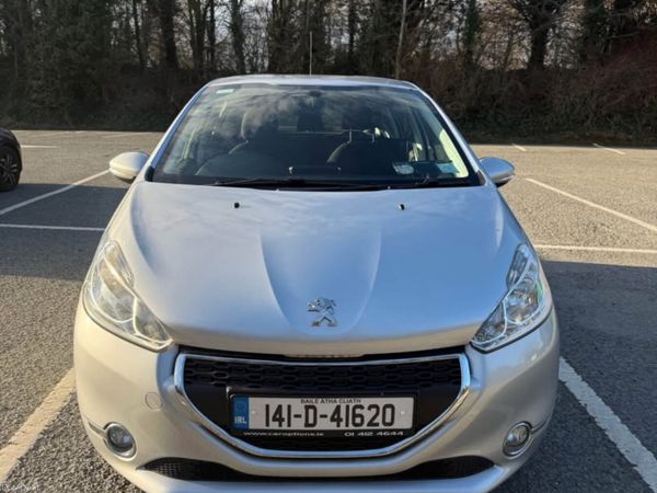 Peugeot 208 Hatchback, Diesel, 2014, Silver