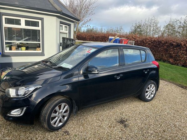 Hyundai i20 Hatchback, Petrol, 2013, Black