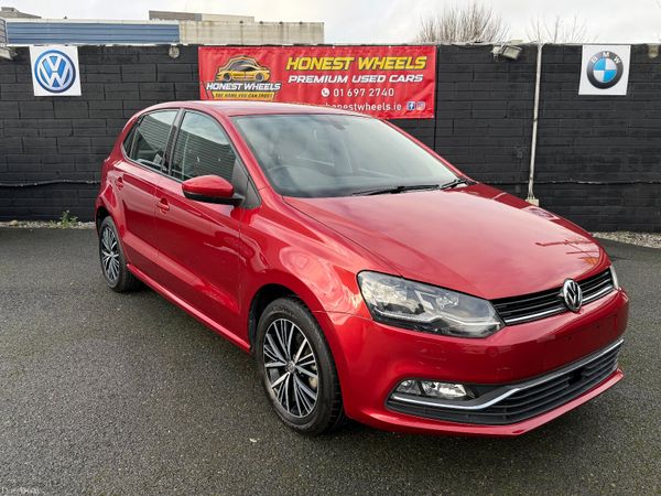 Volkswagen Polo Hatchback, Petrol, 2016, Red