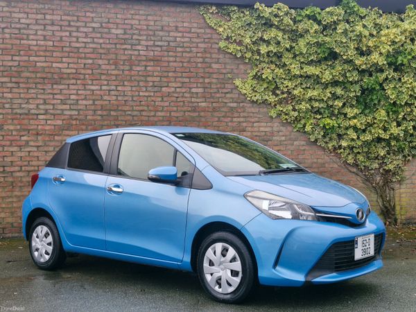 Toyota Yaris Hatchback, Petrol, 2015, Blue