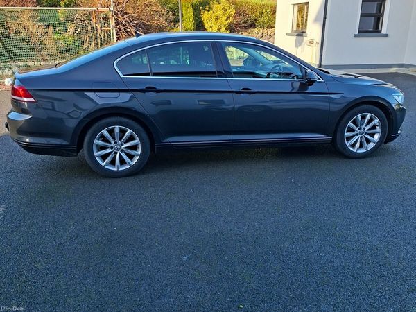 Volkswagen Passat Saloon, Diesel, 2019, Grey