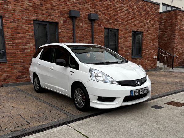 Honda Shuttle Estate, Petrol Hybrid, 2013, White