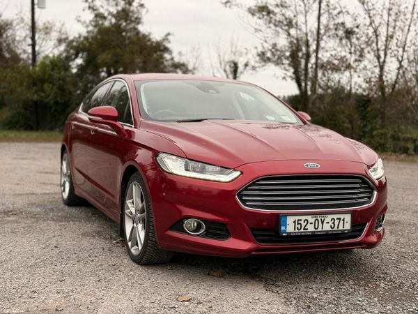 Ford Mondeo Hatchback, Diesel, 2015, Red