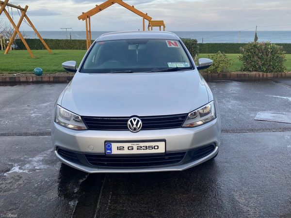 Volkswagen Jetta Saloon, Diesel, 2012, Silver