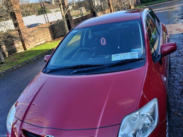 Toyota Auris Hatchback, Petrol, 2008, Red