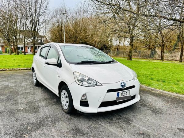 Toyota Aqua Hatchback, Petrol Hybrid, 2014, White