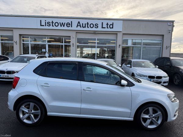 Volkswagen Polo Hatchback, Petrol, 2017, White
