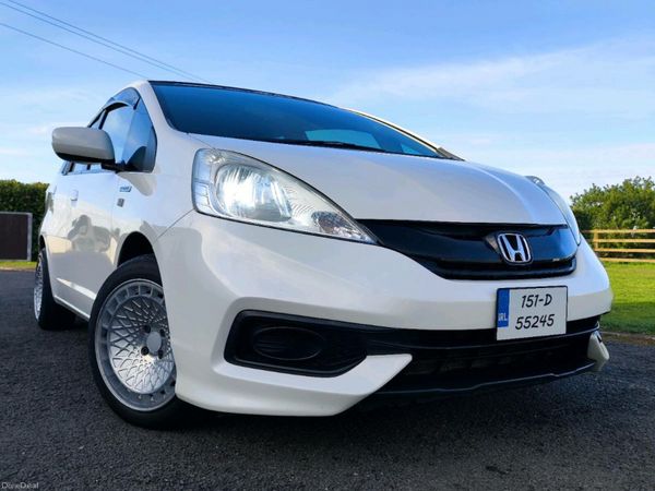 Honda Shuttle Estate, Petrol Hybrid, 2015, White