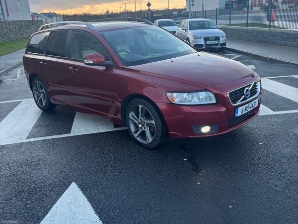Volvo V50 Estate, Diesel, 2011, Red
